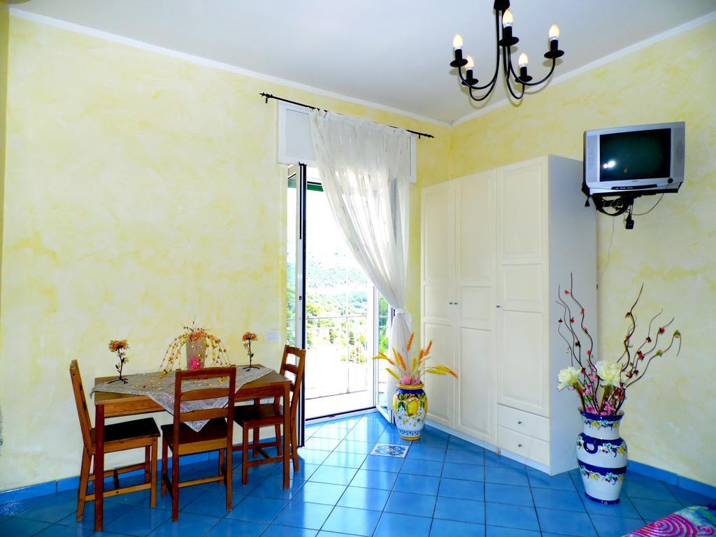 Dimora Carlo III Bed & Breakfast Vietri Стая снимка